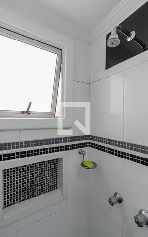 Apartamento à venda com 48m², 2 quartos e 1 vaga Apartamento à venda com 48m², 2 quartos e 1 vagaBanheiro