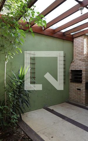 Casa para alugar com 150m², 4 quartos e 2 vagas1º  andar - fundo de quintal