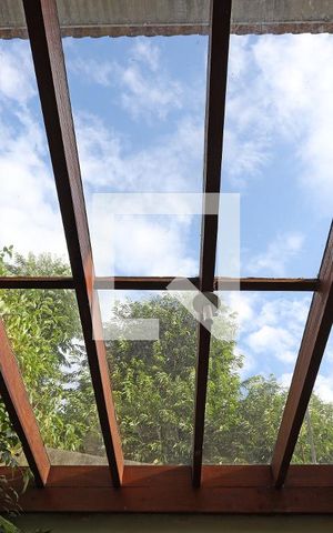 Casa para alugar com 150m², 4 quartos e 2 vagas1º  andar - fundo de quintal - teto 