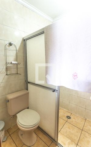 Casa à venda com 260m², 3 quartos e 2 vagas Casa à venda com 260m², 3 quartos e 2 vagasBanheiro de serviço