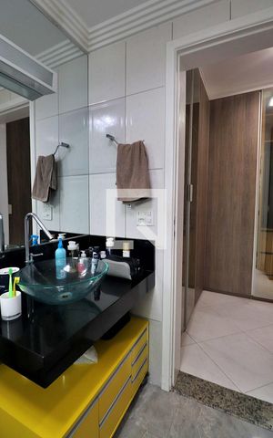 Apartamento à venda com 263m², 4 quartos e 3 vagasBanheiro da Suíte 3