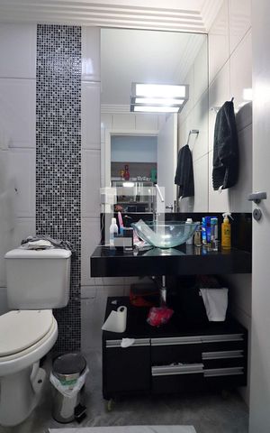 Apartamento à venda com 263m², 4 quartos e 3 vagasBanheiro da Suíte 2