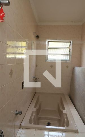 Casa à venda com 260m², 3 quartos e 3 vagasBanheiro da Suíte
