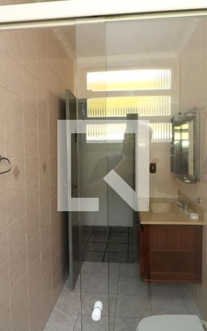 Casa à venda com 260m², 3 quartos e 3 vagasBanheiro