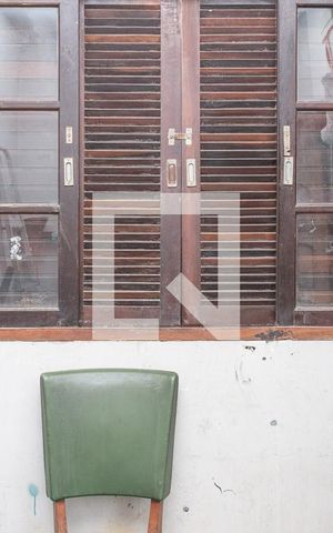Casa à venda com 677m², 5 quartos e 6 vagas Casa à venda com 677m², 5 quartos e 6 vagasQuarto de Serviço