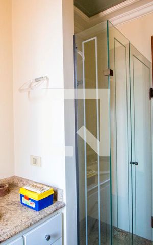 Apartamento à venda com 182m², 4 quartos e 3 vagas Apartamento à venda com 182m², 4 quartos e 3 vagasBanheiro social