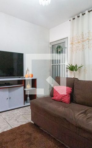 Casa à venda com 260m², 4 quartos e 5 vagas Casa à venda com 260m², 4 quartos e 5 vagasSala
