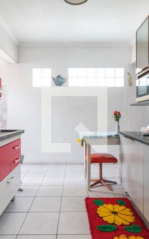 Casa à venda com 260m², 4 quartos e 5 vagas Casa à venda com 260m², 4 quartos e 5 vagasCozinha