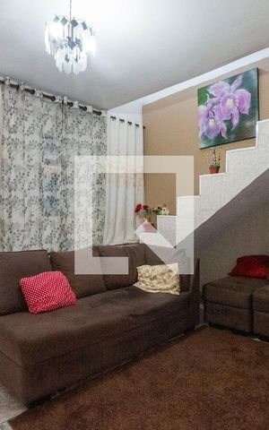 Casa à venda com 260m², 4 quartos e 5 vagas Casa à venda com 260m², 4 quartos e 5 vagasSala