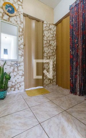 Casa à venda com 260m², 4 quartos e 5 vagas Casa à venda com 260m², 4 quartos e 5 vagasHall Quartos e Banheiro