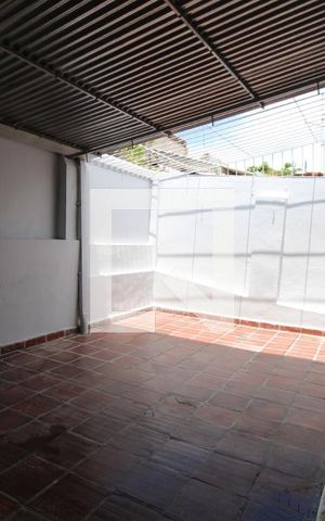 Casa à venda com 135m², 3 quartos e 1 vagaÁrea de Serviço e Quintal