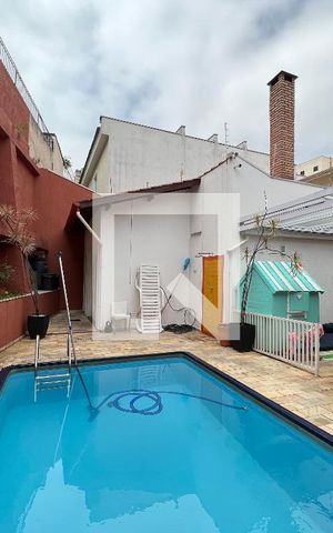 Casa à venda com 324m², 4 quartos e 5 vagasPiscina