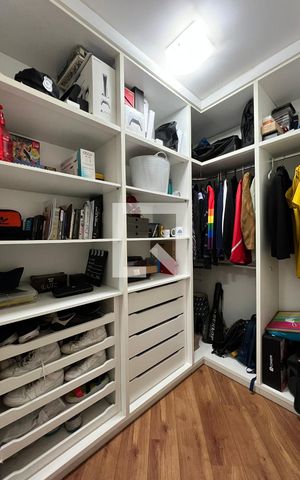 Casa à venda com 324m², 4 quartos e 5 vagasCloset do quarto 4