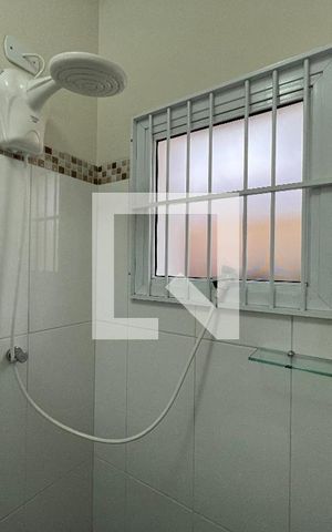 Casa à venda com 324m², 4 quartos e 5 vagasBanheiro social