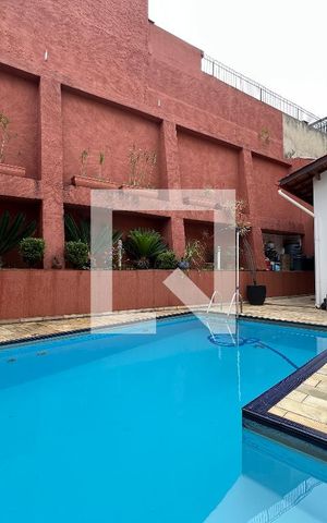 Casa à venda com 324m², 4 quartos e 5 vagasPiscina
