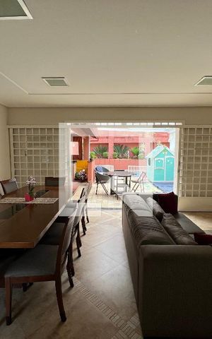 Casa à venda com 324m², 4 quartos e 5 vagasSala de jantar