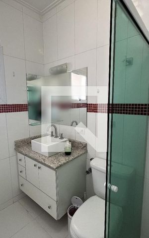 Casa à venda com 324m², 4 quartos e 5 vagasBanheiro do Quarto 2