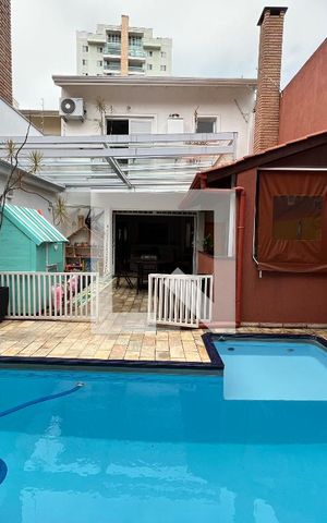 Casa à venda com 324m², 4 quartos e 5 vagasPiscina