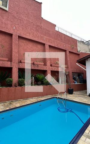 Casa à venda com 324m², 4 quartos e 5 vagasPiscina