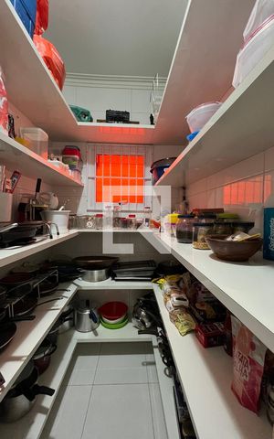 Casa à venda com 324m², 4 quartos e 5 vagasDespensa