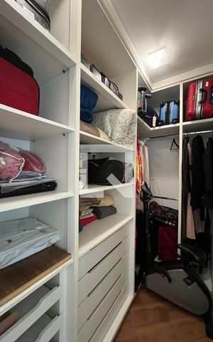 Casa à venda com 324m², 4 quartos e 5 vagasCloset do quarto 2