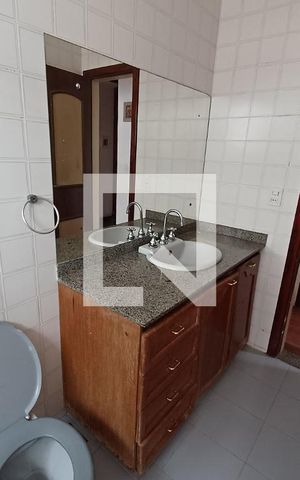 Casa de condomínio para alugar com 390m², 4 quartos e 2 vagas