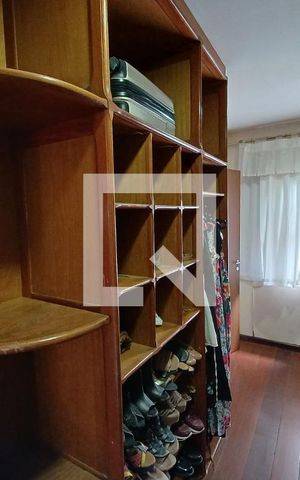 Casa de condomínio para alugar com 390m², 4 quartos e 2 vagas