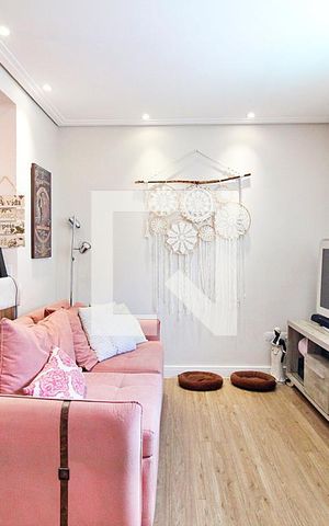Casa à venda com 59m², 2 quartos e 2 vagasSala