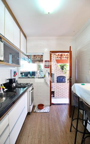 Casa à venda com 59m², 2 quartos e 2 vagasCozinha