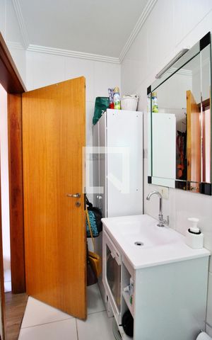 Casa à venda com 59m², 2 quartos e 2 vagasBanheiro da Suíte 2