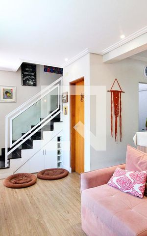 Casa à venda com 59m², 2 quartos e 2 vagasSala