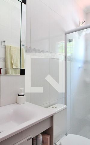 Casa à venda com 59m², 2 quartos e 2 vagasBanheiro da Suíte 2