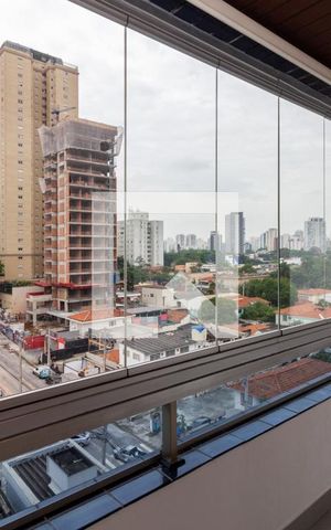 Apartamento para alugar com 150m², 3 quartos e 3 vagas Apartamento para alugar com 150m², 3 quartos e 3 vagasVaranda