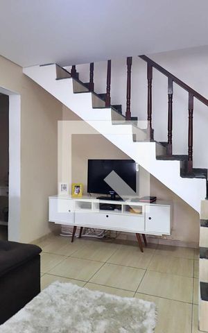 Casa à venda com 103m², 3 quartos e 2 vagasSala
