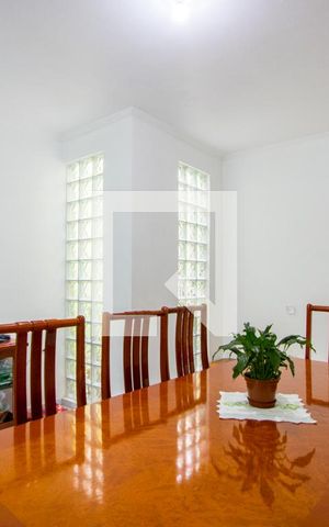 Casa à venda com 200m², 5 quartos e 1 vaga Casa à venda com 200m², 5 quartos e 1 vagaCasa 1 - Copa