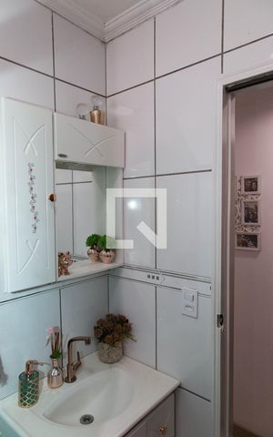 Apartamento à venda com 60m², 2 quartos e 1 vaga Apartamento à venda com 60m², 2 quartos e 1 vagaBanheiro