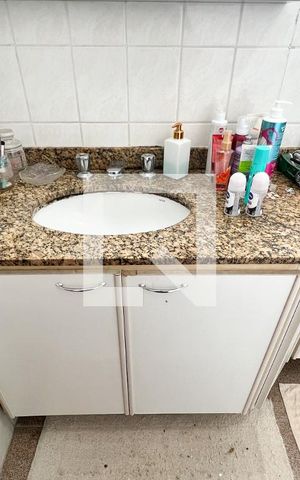 Apartamento à venda com 87m², 3 quartos e 2 vagasBanheiro do Quarto 2