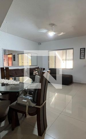 Casa à venda com 74m², 2 quartos e 1 vagaSala