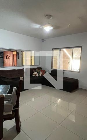 Casa à venda com 74m², 2 quartos e 1 vagaSala