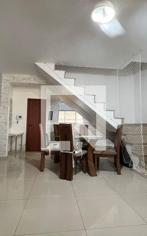 Casa à venda com 74m², 2 quartos e 1 vagaSala