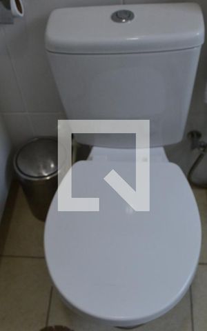 Casa à venda com 74m², 2 quartos e 1 vagaBanheiro social 1