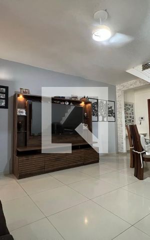 Casa à venda com 74m², 2 quartos e 1 vagaSala