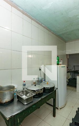 Casa à venda com 360m², 3 quartos e 8 vagas Casa à venda com 360m², 3 quartos e 8 vagasCozinha