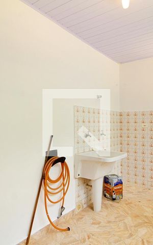 Casa à venda com 80m², 2 quartos e 1 vagaÁrea de Serviço