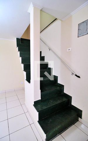 Casa à venda com 80m², 2 quartos e 1 vagaEscada