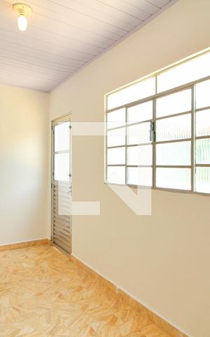 Casa à venda com 80m², 2 quartos e 1 vagaÁrea de Serviço