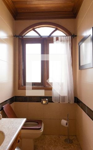Casa à venda com 565m², 6 quartos e 4 vagasBanheiro 1