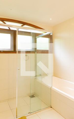 Casa à venda com 565m², 6 quartos e 4 vagasBanheiro da Suíte 3