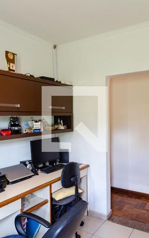 Casa à venda com 237m², 4 quartos e 2 vagas Casa à venda com 237m², 4 quartos e 2 vagasQuarto 2
