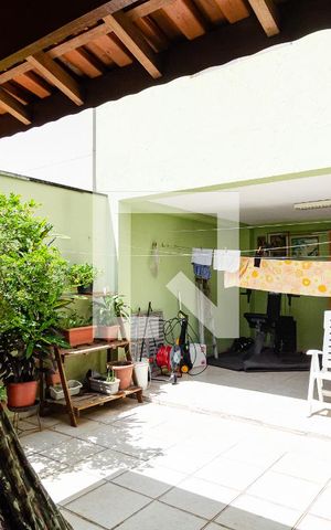 Casa à venda com 237m², 4 quartos e 2 vagas Casa à venda com 237m², 4 quartos e 2 vagasChurrasqueira